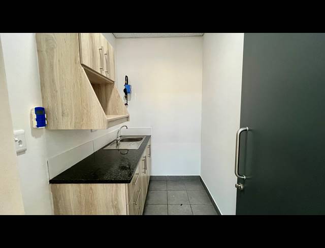 85M² OFFICE TO LET IN NELSPRUIT EXT 4